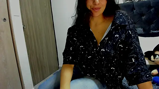 Imevarose online show from November 22, 2025, 12:48 pm