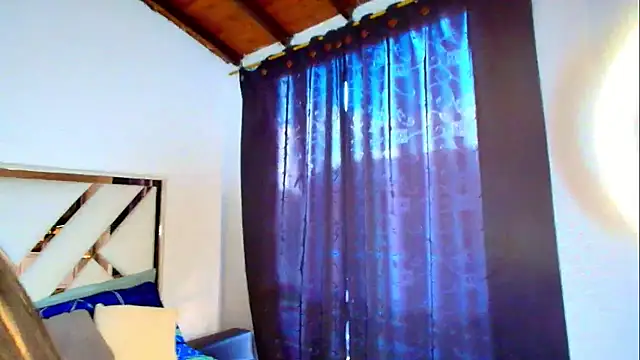 AlixLong online show from November 8, 2025, 9:13 pm