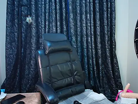 Snapshot of ebony_shilly3 chatting on October 10, 2025, 11:26 pm ebony shilly3 online show from October 10, 2025, 11:26 pm