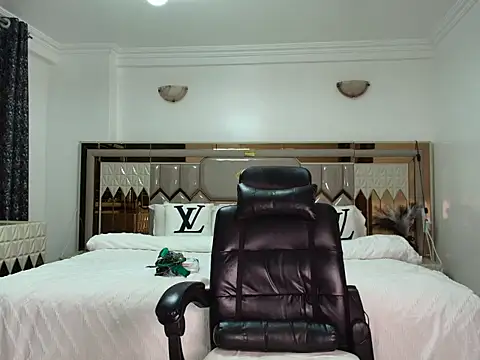 ebony shilly3 online show from January 19, 2026, 12:47 am