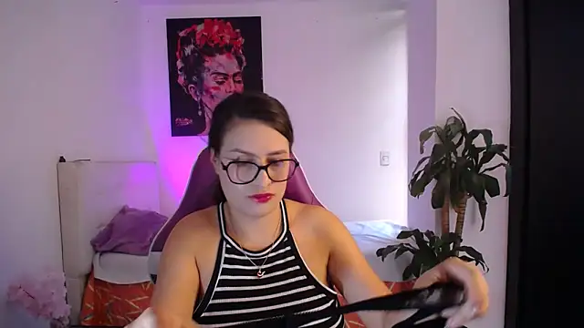 Snapshot of esmeraldaa230 chatting on February 12, 2026, 7:20 pm esmeraldaa230 online show from February 12, 2026, 7:20 pm