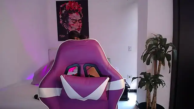 Snapshot of esmeraldaa230 chatting on February 20, 2026, 6:52 pm esmeraldaa230 online show from February 20, 2026, 6:52 pm