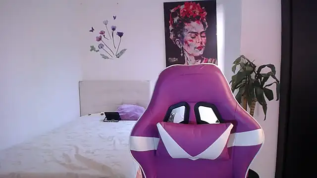 Snapshot of esmeraldaa230 chatting on March 3, 2026, 6:58 pm esmeraldaa230 online show from March 3, 2026, 6:58 pm