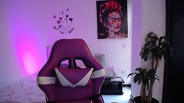 Snapshot of esmeraldaa230 chatting on March 5, 2026, 7:43 pm esmeraldaa230 online show from March 5, 2026, 7:43 pm