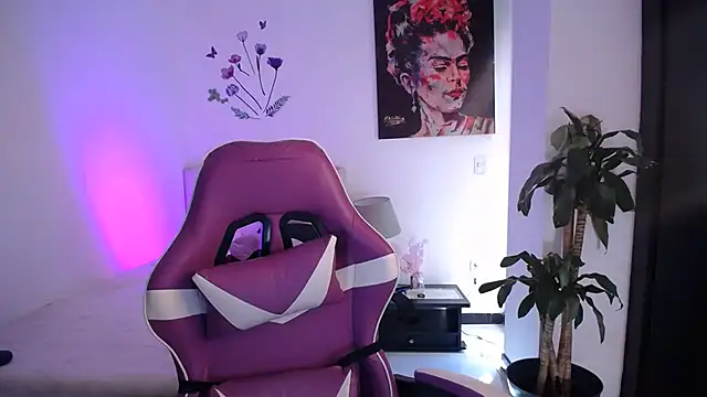 Snapshot of esmeraldaa230 chatting on March 14, 2026, 7:41 pm esmeraldaa230 online show from March 14, 2026, 7:41 pm