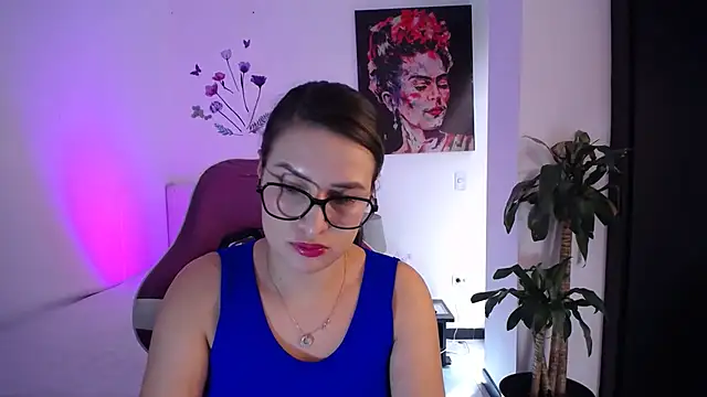 Snapshot of esmeraldaa230 chatting on March 20, 2026, 7:30 pm esmeraldaa230 online show from March 20, 2026, 7:30 pm