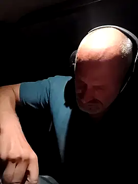 Snapshot of FloppyPickle4u chatting on March 23, 2026, 10:08 am FloppyPickle4u online show from March 23, 2026, 10:08 am