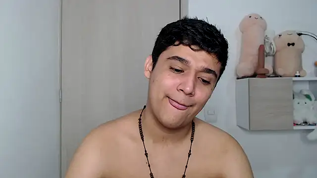 kaiine190 online show from October 12, 2025, 10:42 pm