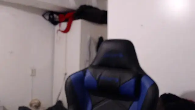 Snapshot of Talenjames4 chatting on November 5, 2025, 5:13 pm Talenjames4 online show from November 5, 2025, 5:13 pm