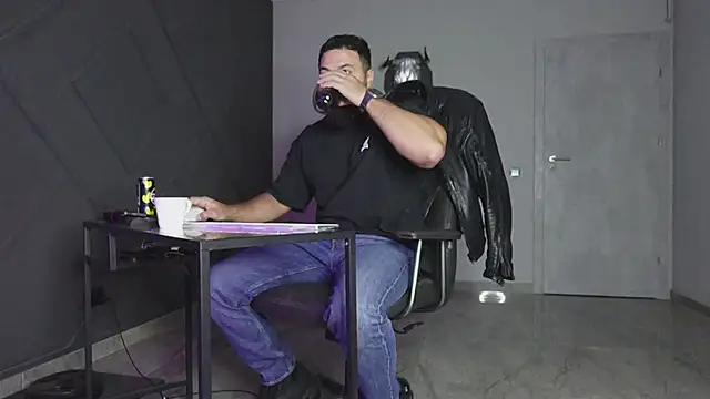 mattmasterss online show from October 23, 2025, 9:13 pm