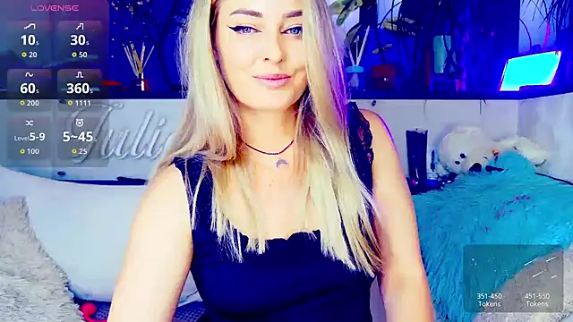  JuliaSpace  online show from October 12, 2025, 5:12 pm