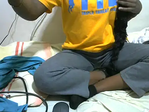 Ma-yolo001 online show from January 9, 2025, 5:54 pm