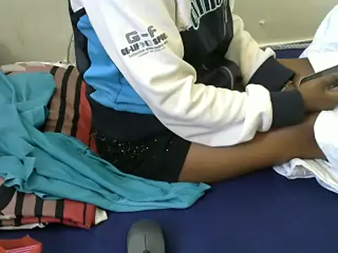 Ma-yolo001 online show from February 14, 2025, 7:28 am