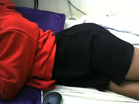 Ma-yolo001 online show from November 28, 2025, 8:50 am