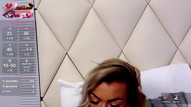 Snapshot of EvieSanders chatting on February 11, 2025, 11:43 am EvieSanders online show from February 11, 2025, 11:43 am