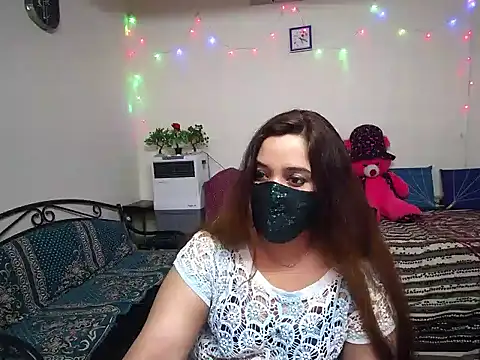 Arushisingh8888 online show from December 6, 2024, 11:44 am