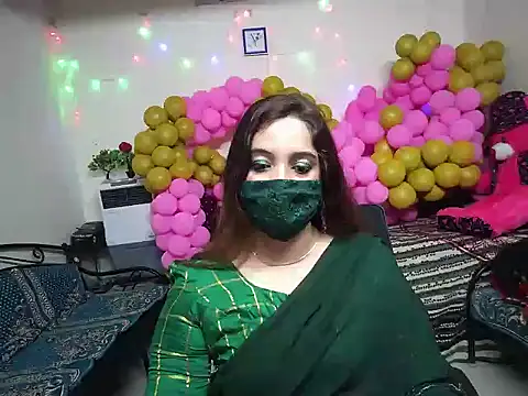 Arushisingh8888 online show from December 19, 2024, 12:23 pm