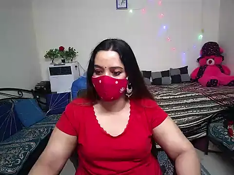 Arushisingh8888 online show from February 14, 2025, 12:47 pm