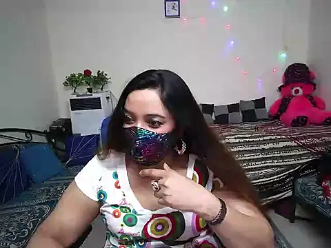 Arushisingh8888 online show from February 15, 2025, 8:44 am