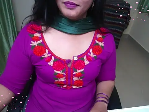 Arushisingh8888 online show from October 25, 2025, 10:34 am