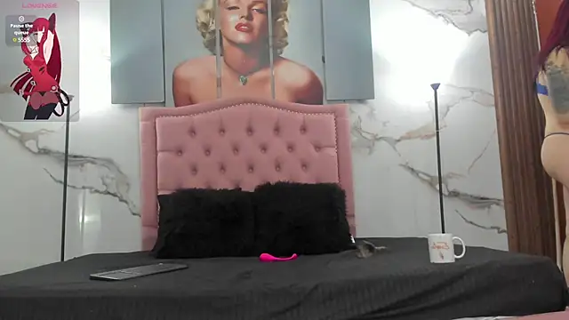 Snapshot of Ema_Jonees chatting on March 18, 2025, 11:41 am Ema Jonees online show from March 18, 2025, 11:41 am