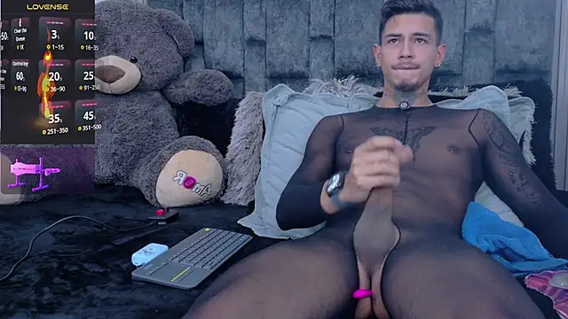 JAYCOB00 online show from December 17, 2025, 1:11 am