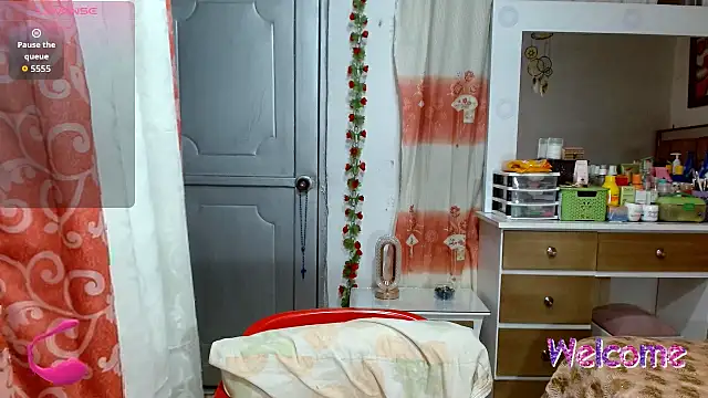 latinahot963 online show from October 1, 2025, 8:48 pm