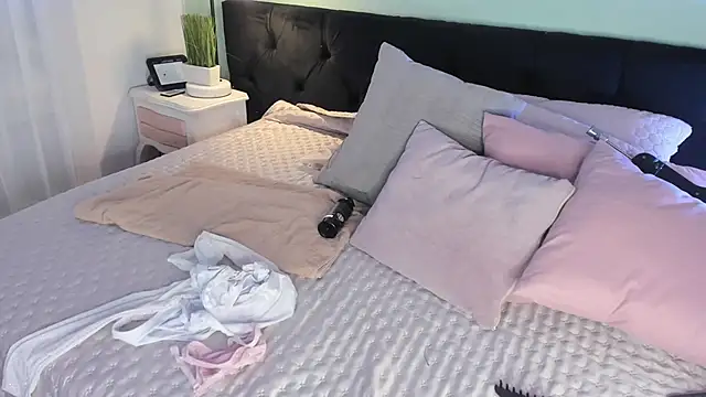 EvaaStevens online show from March 10, 2025, 11:53 am