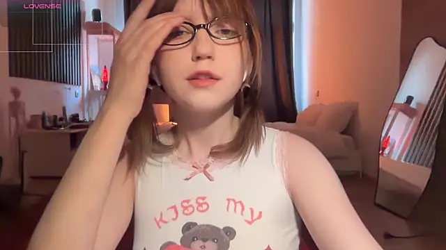 electric babe online show from May 7, 2026, 10:42 am