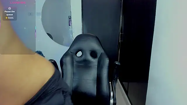 Snapshot of valentino_santoss chatting on September 29, 2025, 6:35 pm valentino santoss online show from September 29, 2025, 6:35 pm