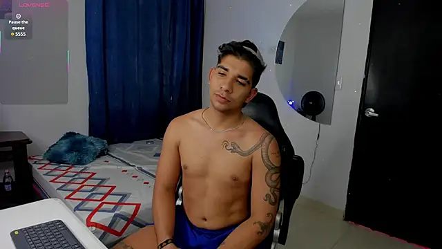 Snapshot of valentino_santoss chatting on October 6, 2025, 2:36 pm valentino santoss online show from October 6, 2025, 2:36 pm