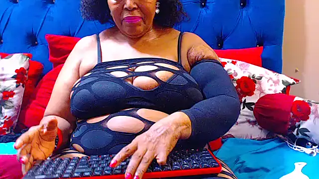 Snapshot of ebonycandy10 chatting on October 26, 2025, 7:03 am ebonycandy10 online show from October 26, 2025, 7:03 am