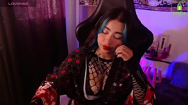 Snapshot of sweetcoralinee chatting on October 1, 2025, 10:16 pm sweetcoralinee online show from October 1, 2025, 10:16 pm