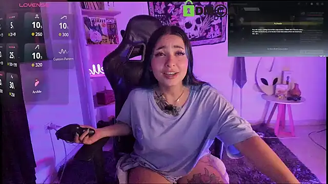 sweetcoralinee online show from January 8, 2026, 3:09 am