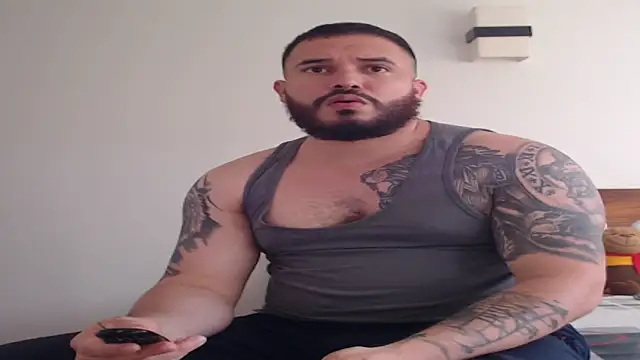 alexandergranda71 online show from December 18, 2024, 9:40 pm