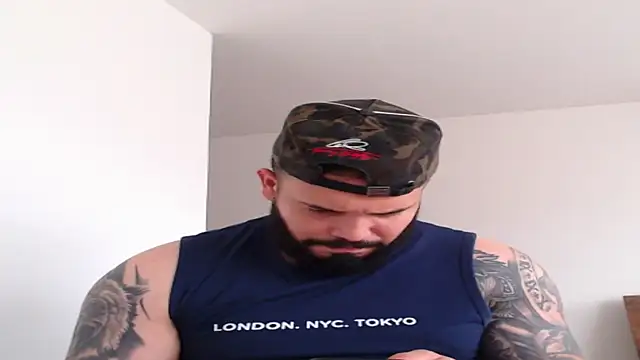 alexandergranda71 online show from December 30, 2024, 5:34 pm