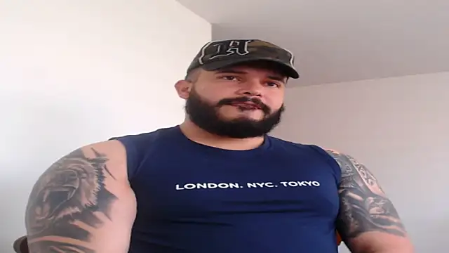 alexandergranda71 online show from December 31, 2024, 2:36 pm