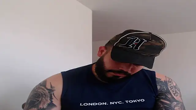 alexandergranda71 online show from December 31, 2024, 5:51 pm