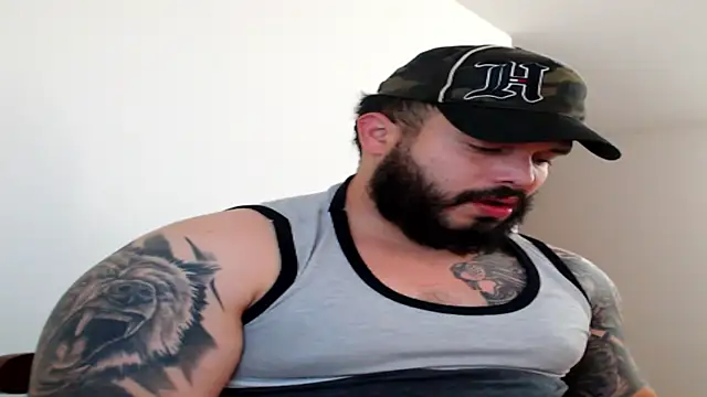 alexandergranda71 online show from January 14, 2025, 10:02 pm