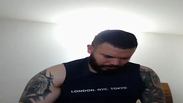 alexandergranda71 online show from February 7, 2025, 11:24 pm