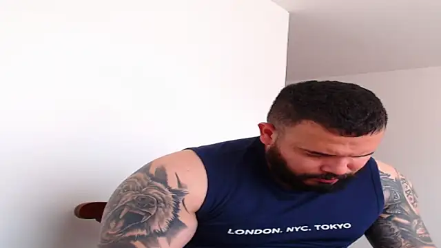 alexandergranda71 online show from February 9, 2025, 3:12 pm