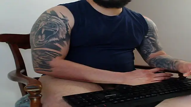 alexandergranda71 online show from March 1, 2025, 11:37 pm