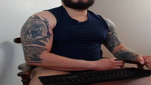 alexandergranda71 online show from March 3, 2025, 3:20 pm