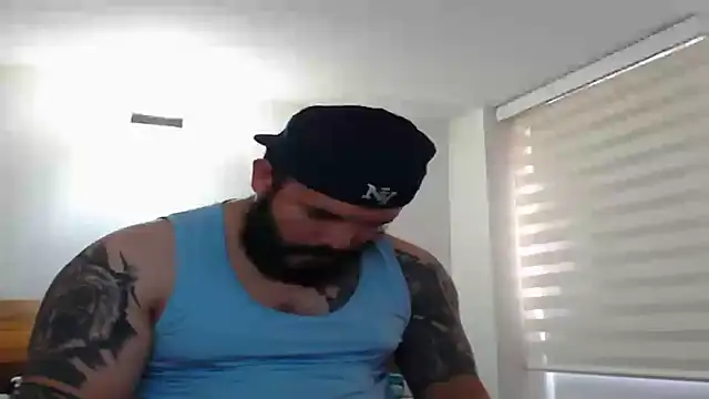 alexandergranda71 online show from March 13, 2025, 3:17 pm