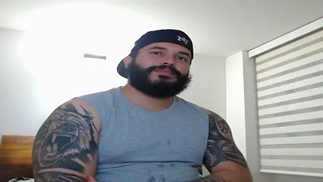 alexandergranda71 online show from March 13, 2025, 11:49 pm