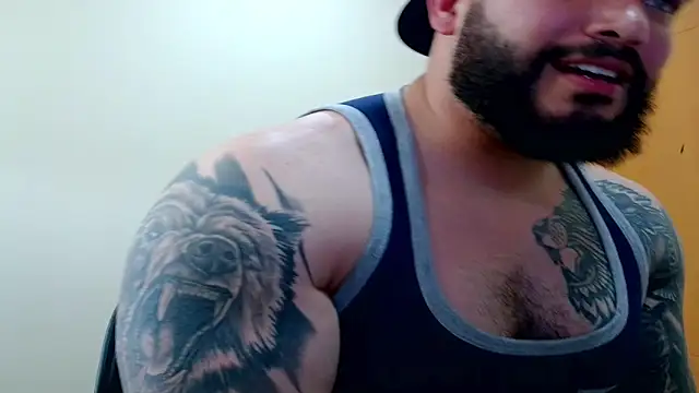 alexandergranda71 online show from October 15, 2025, 9:48 pm