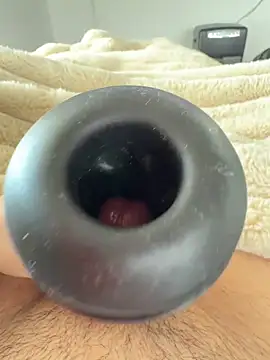 fuckitzer online show from February 16, 2026, 10:44 am