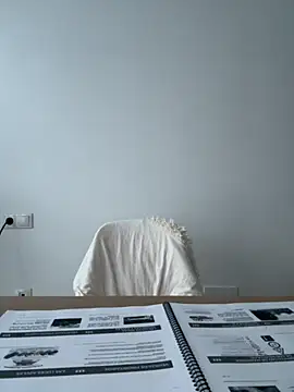 streetdoll online show from September 30, 2025, 6:40 am