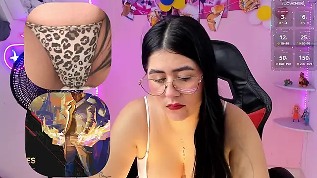 Snapshot of DanielaHang chatting on October 1, 2025, 2:12 pm DanielaHang online show from October 1, 2025, 2:12 pm
