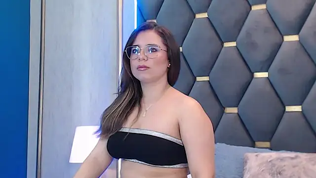 ThaniaJones online show from January 10, 2026, 12:07 pm